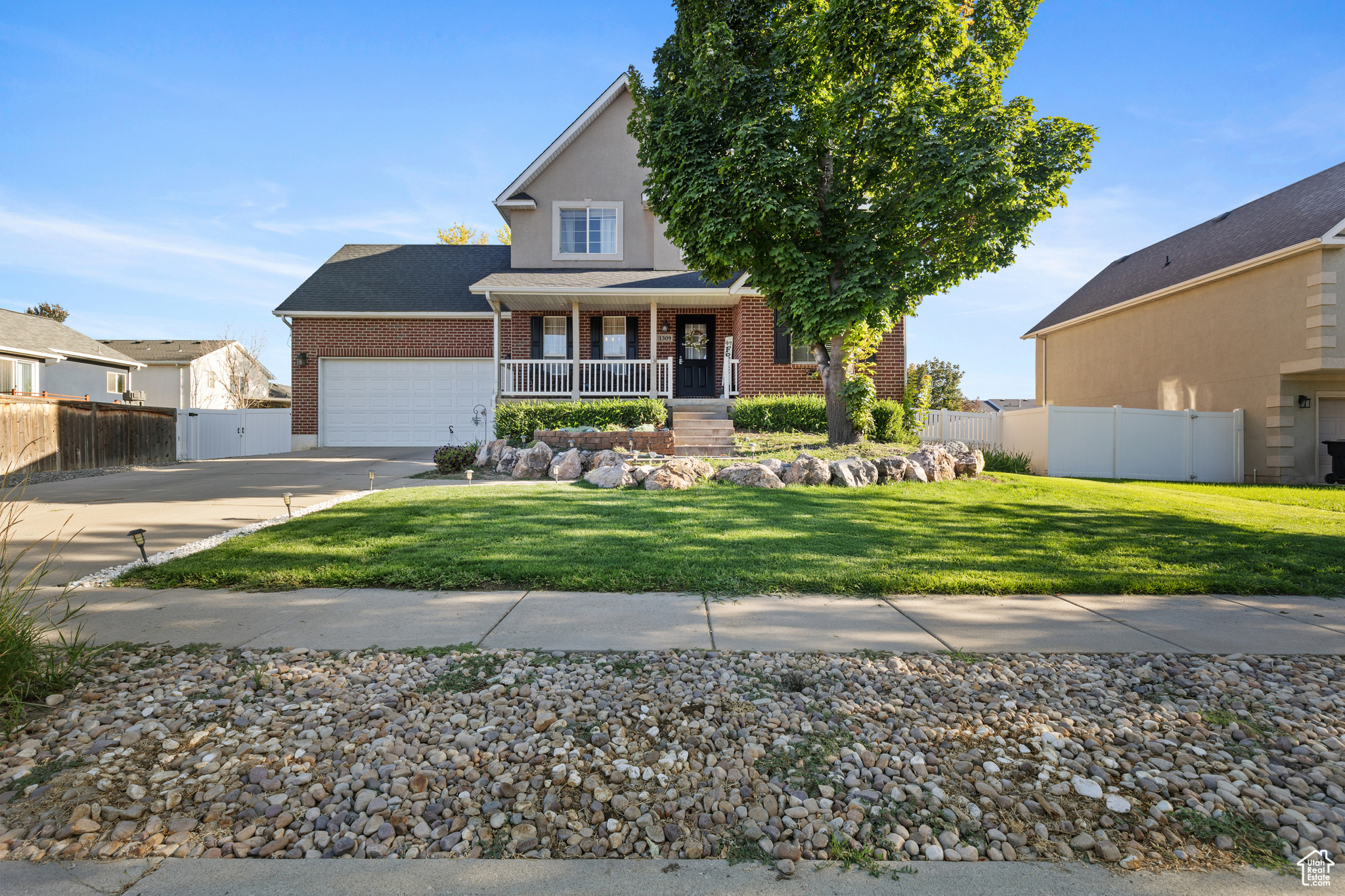 ARGYLE ACRES - Residential
