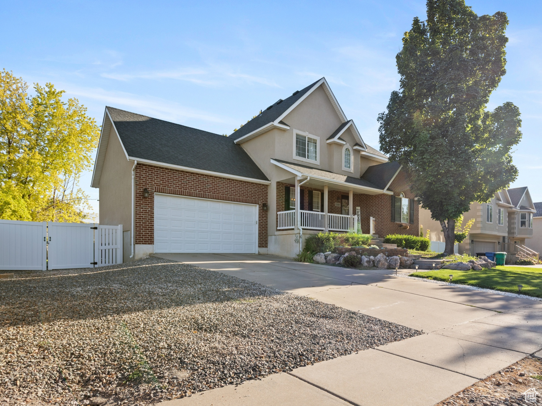 ARGYLE ACRES - Residential