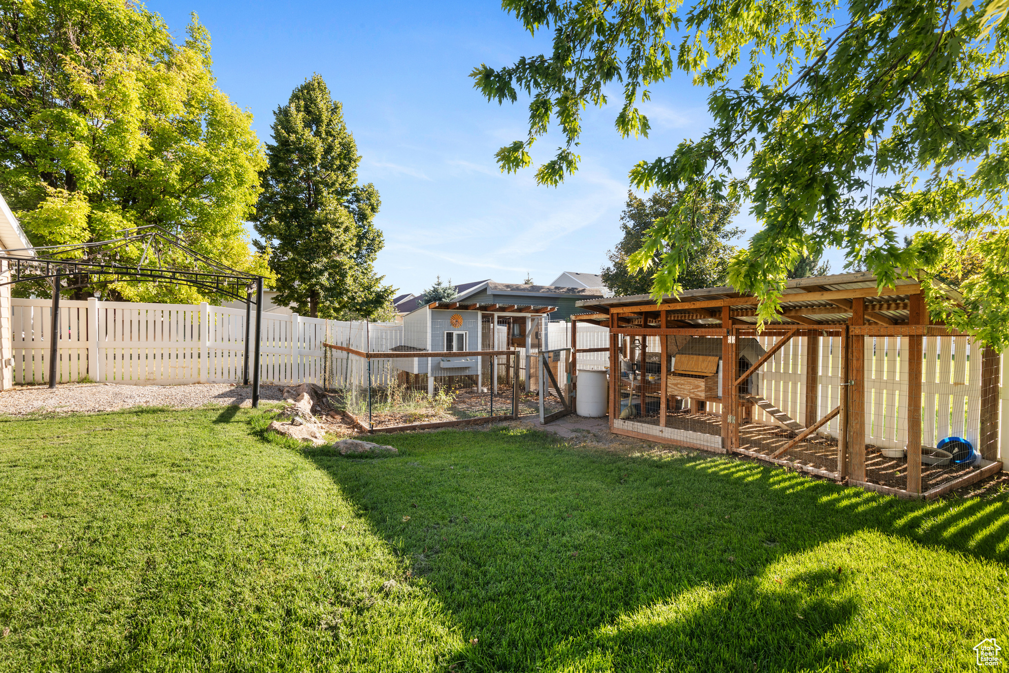 ARGYLE ACRES - Residential