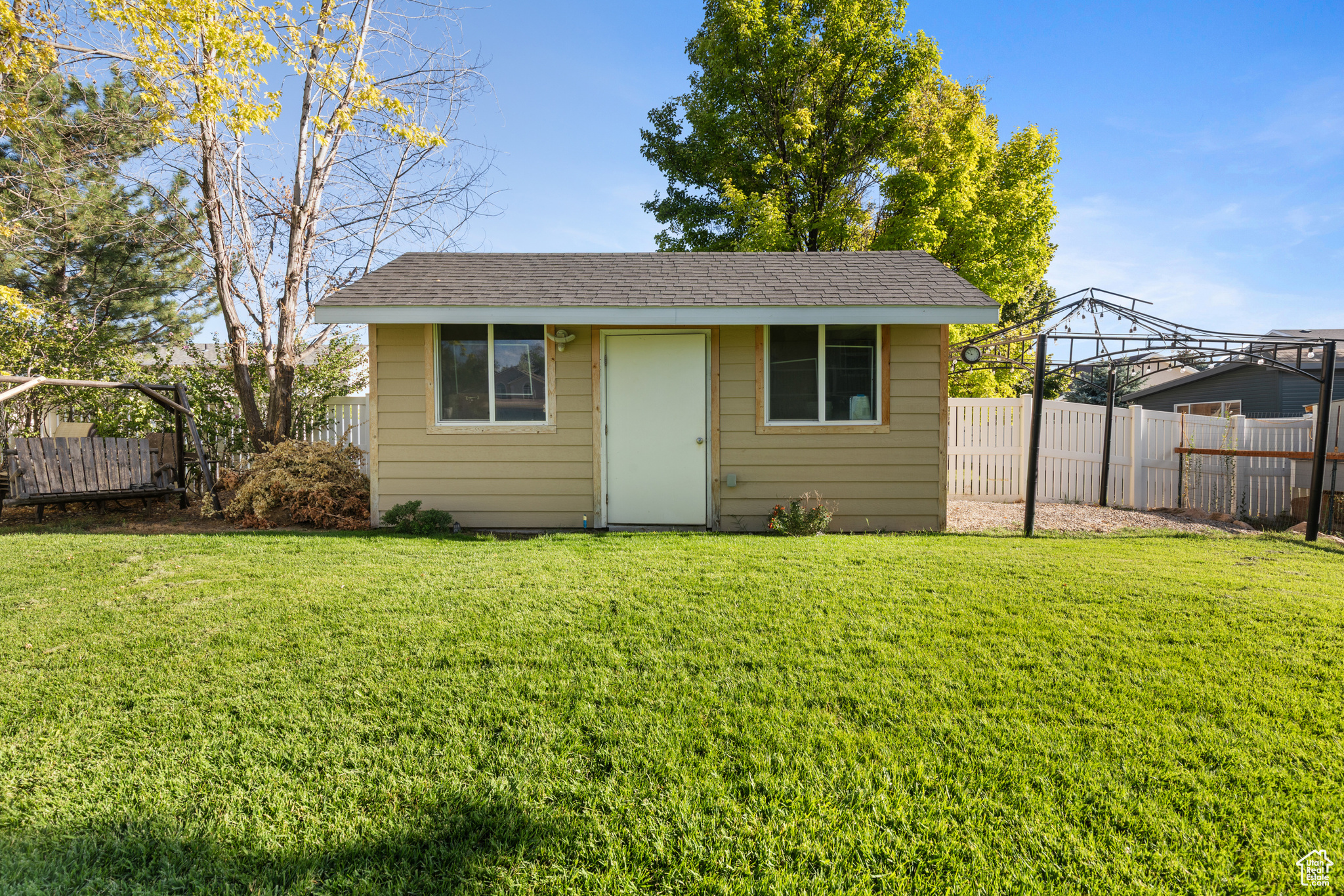 ARGYLE ACRES - Residential