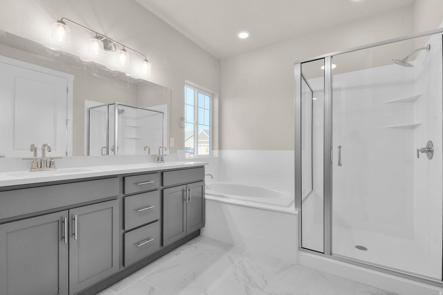 OVERLAND GARDENS D181 - Residential