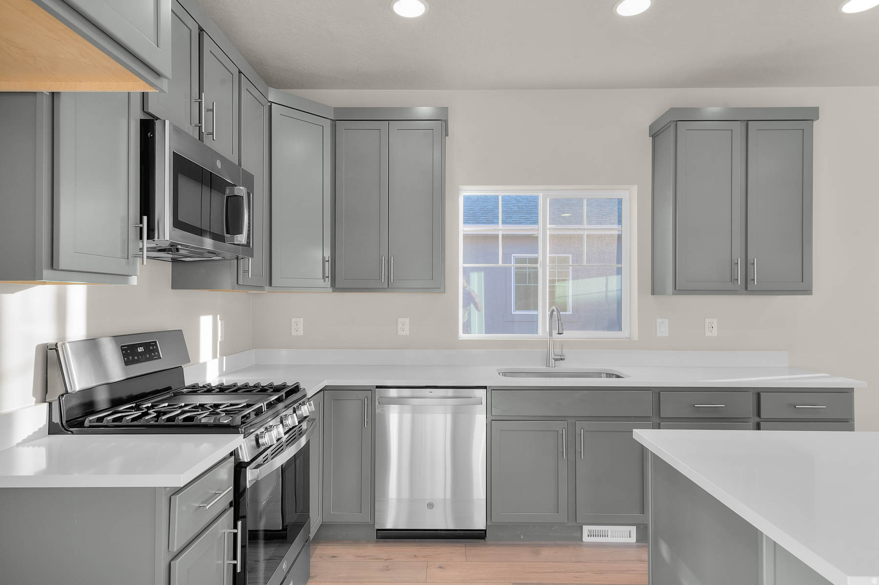 OVERLAND GARDENS D181 - Residential