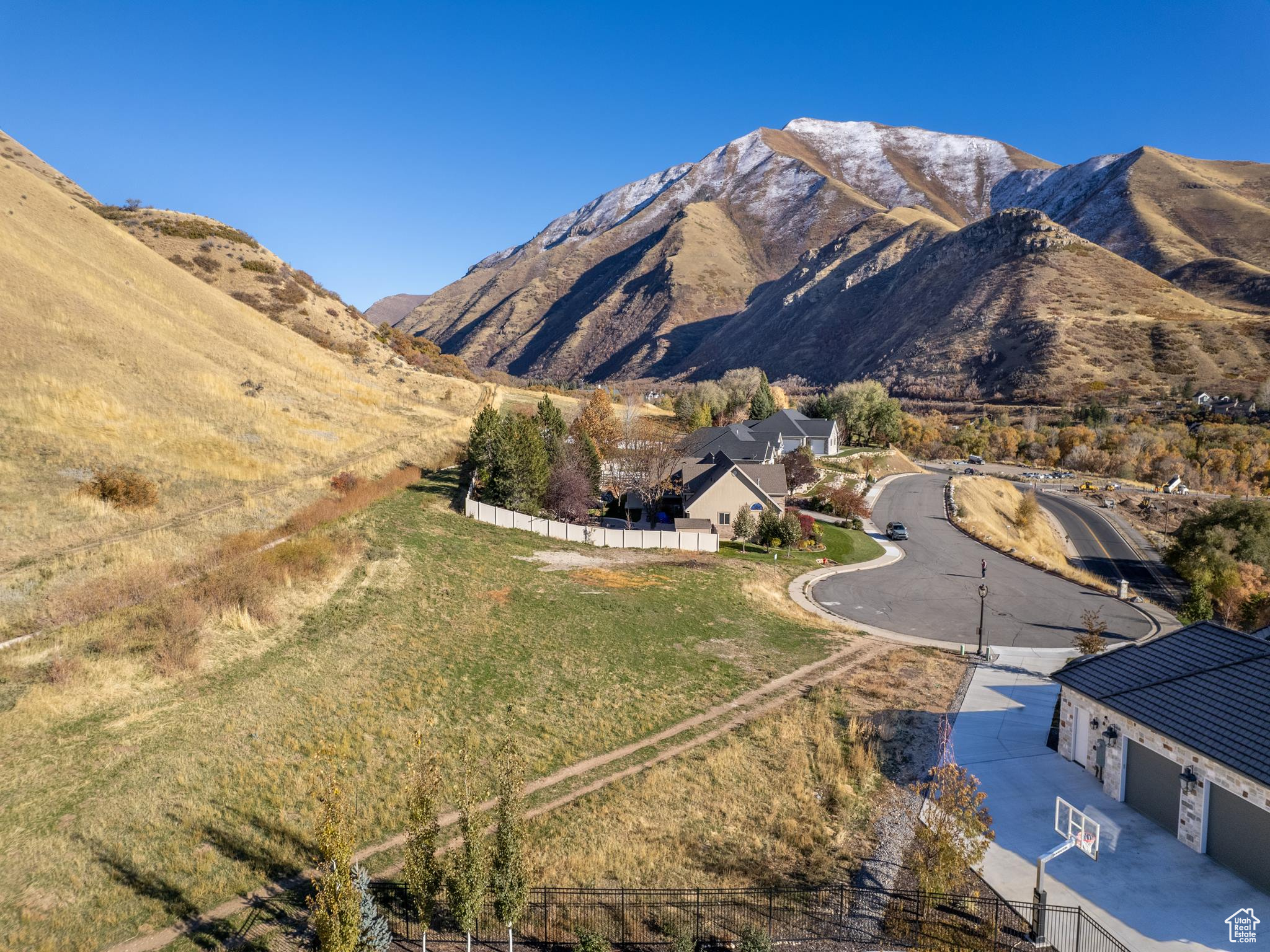 THIRTY OAKS - Residential