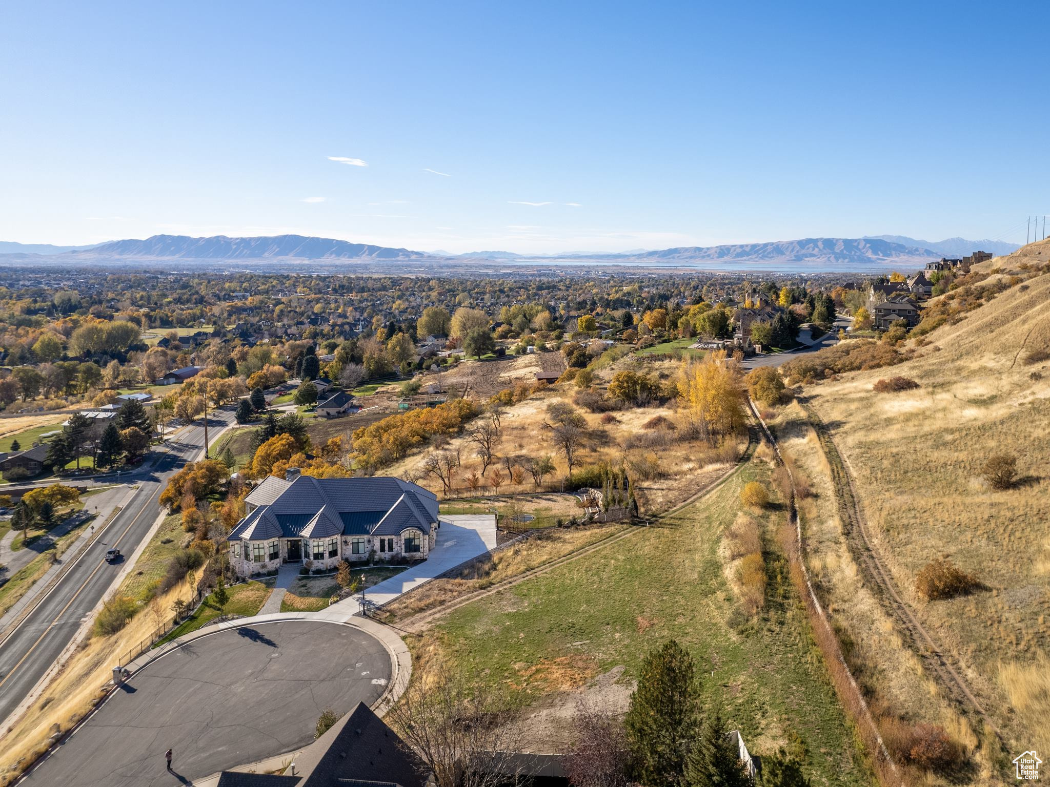 THIRTY OAKS - Residential
