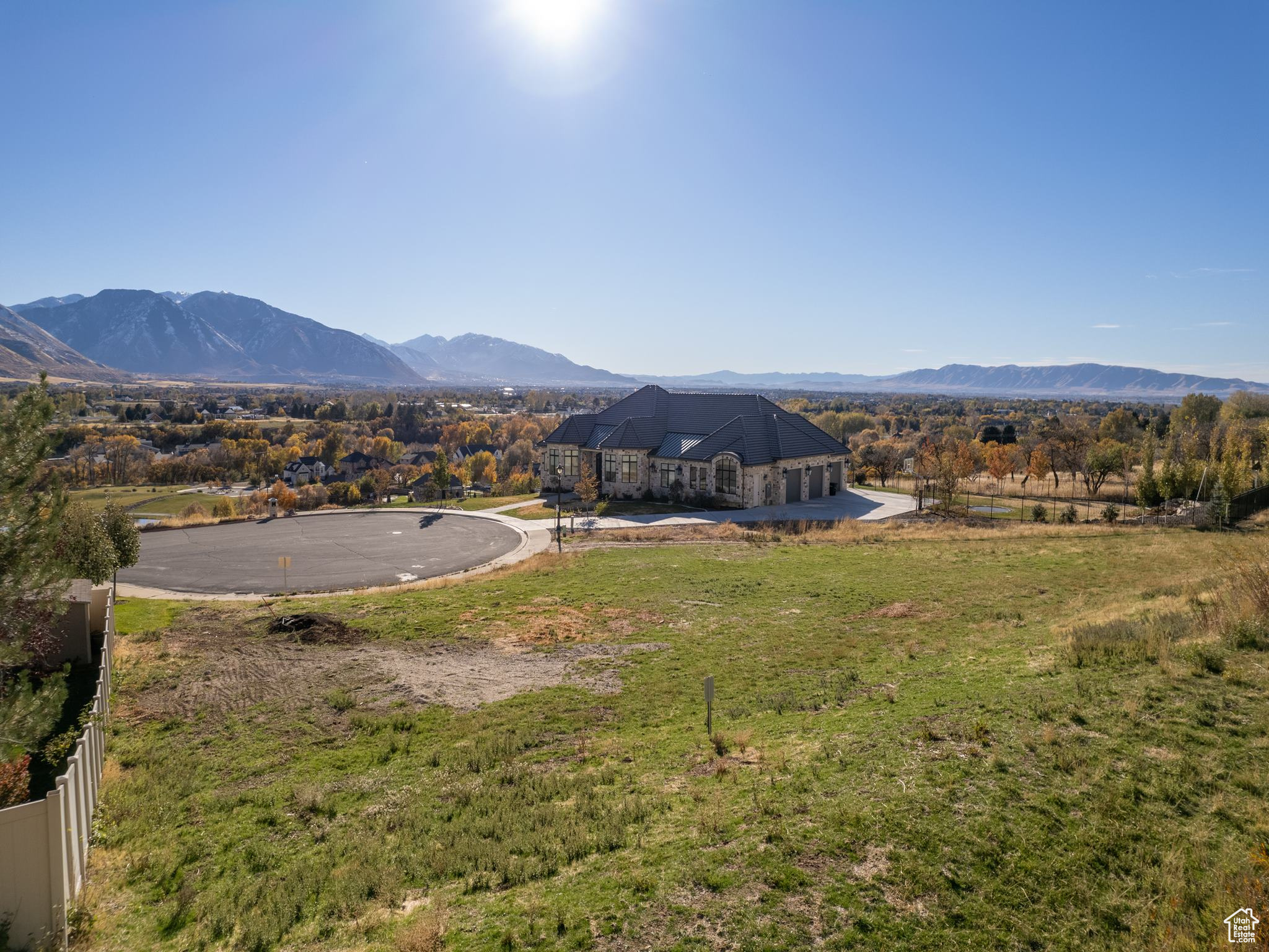 THIRTY OAKS - Residential