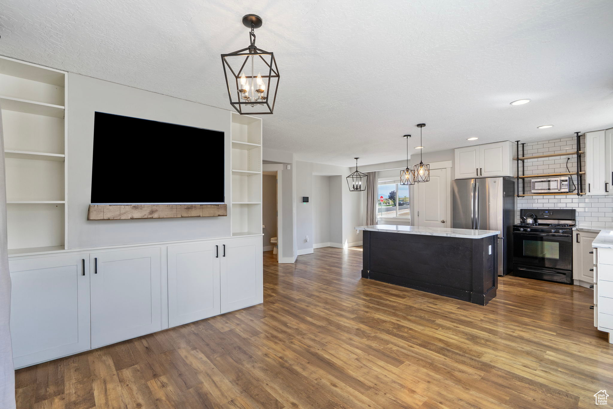 THE VILLAGE OF HAWKS LANDING - Residential