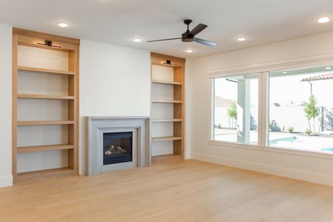 Tiny photo for 4658 S 380 E, Washington, UT 84780 (MLS # 2137259)