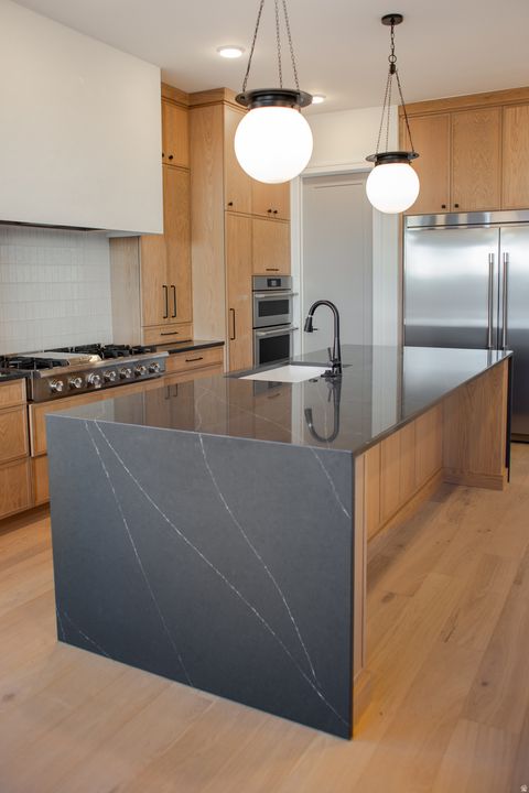 Tiny photo for 4658 S 380 E, Washington, UT 84780 (MLS # 2137259)