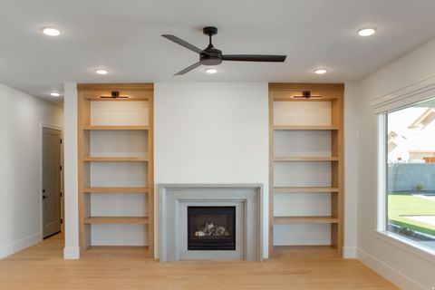 Tiny photo for 4658 S 380 E, Washington, UT 84780 (MLS # 2137259)