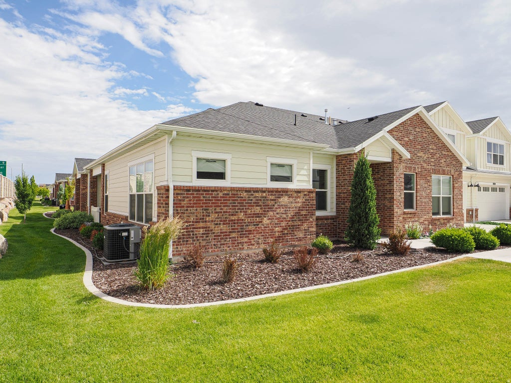 Photo of 10716 S HAVEN DR W, South Jordan, UT 84095 (MLS # 2164389)