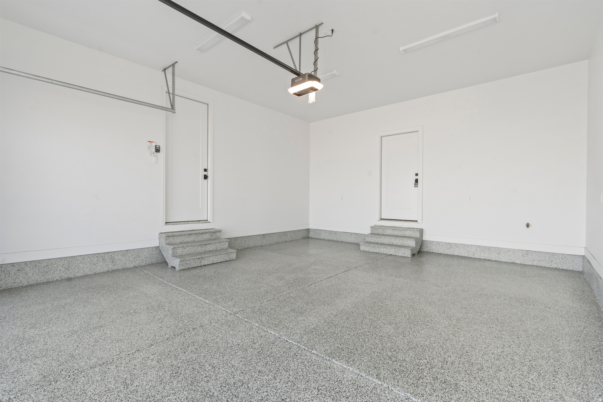 FAIRWAYS TOWNHOMES - Residential