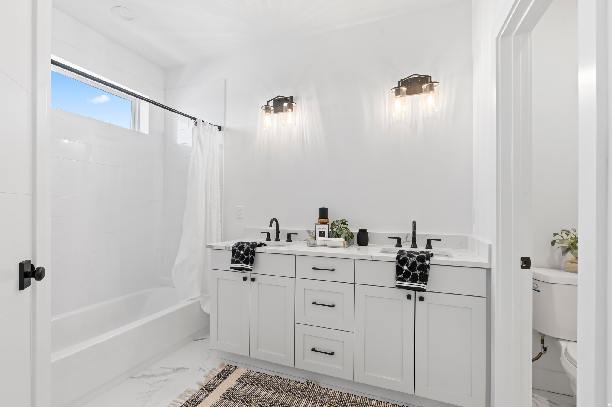 FAIRWAYS TOWNHOMES - Residential