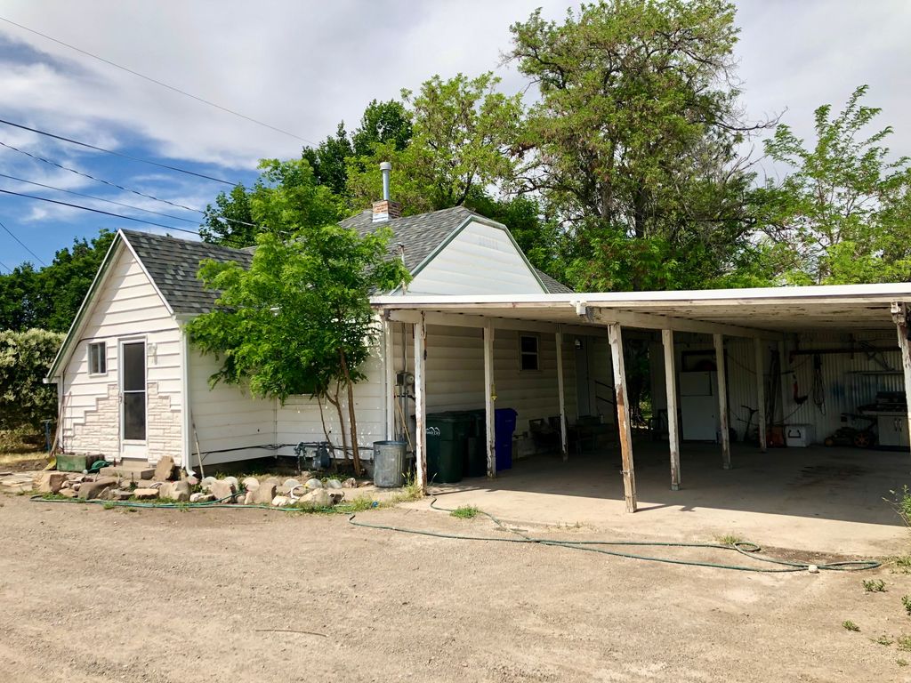 Photo of 322 W VINE ST, Tooele, UT 84074 (MLS # 2138587)