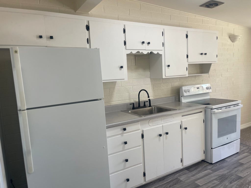 Photo of 2055 E 3335 S #19, Salt Lake City, UT 84109 (MLS # 2168701)