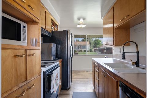 Tiny photo for 1185 E HILLCREST DR, Springville, UT 84663 (MLS # 2134486)