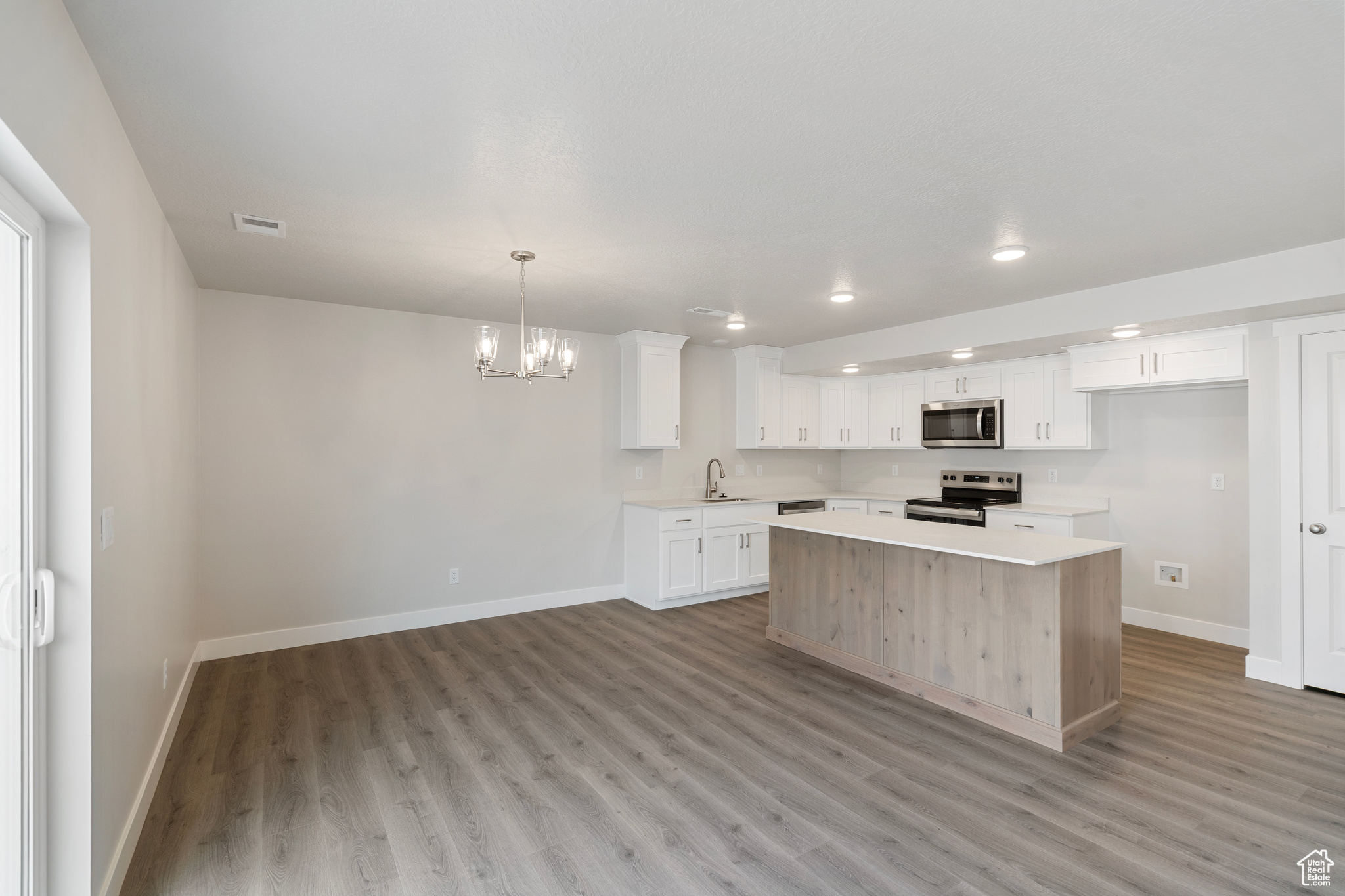 APPLE HOLLOW AT THE ORCHARDS - Residential