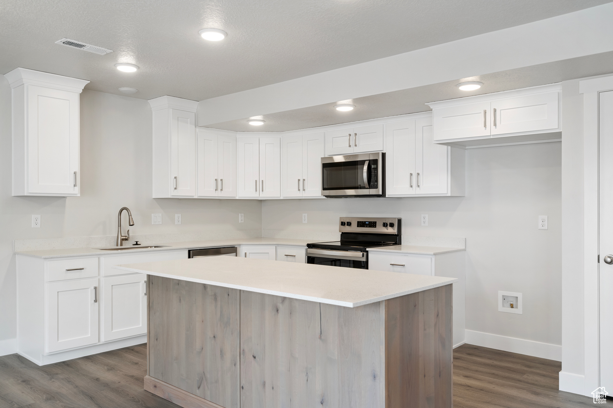 APPLE HOLLOW AT THE ORCHARDS - Residential