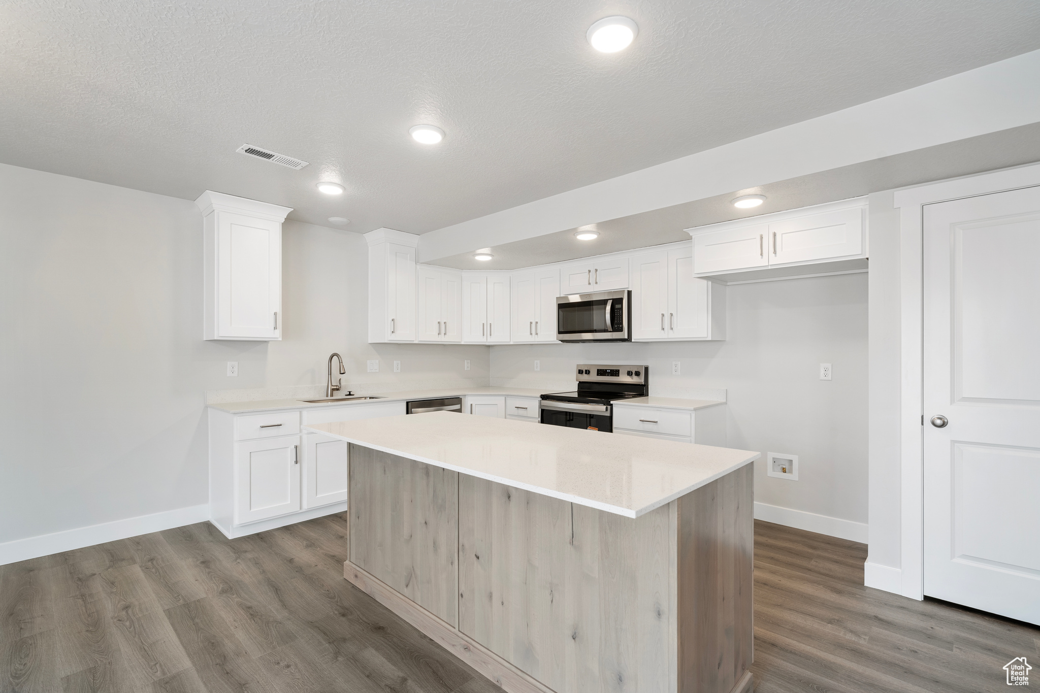 APPLE HOLLOW AT THE ORCHARDS - Residential