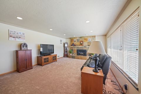 Tiny photo for 5572 S AVALON DR, Murray, UT 84107 (MLS # 2145791)