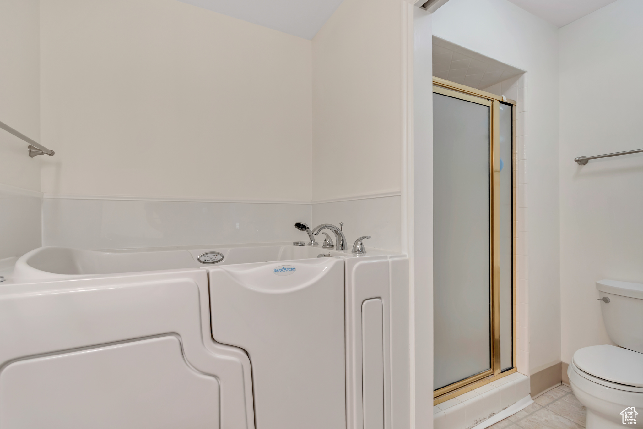 CORNERSTONE CONDO - Residential
