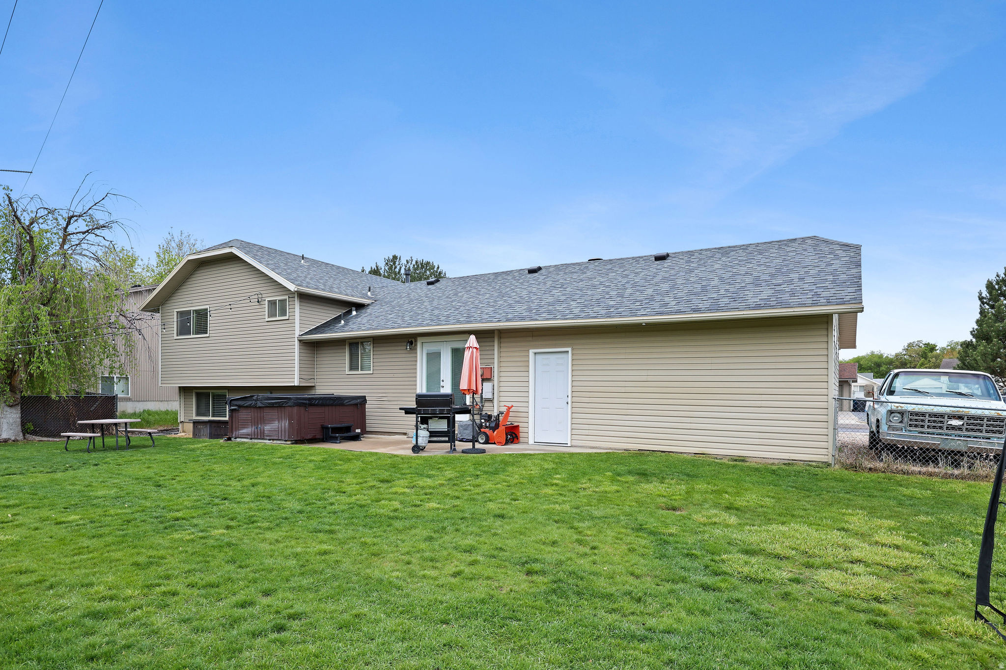 SHERWOOD MEADOWS - Residential