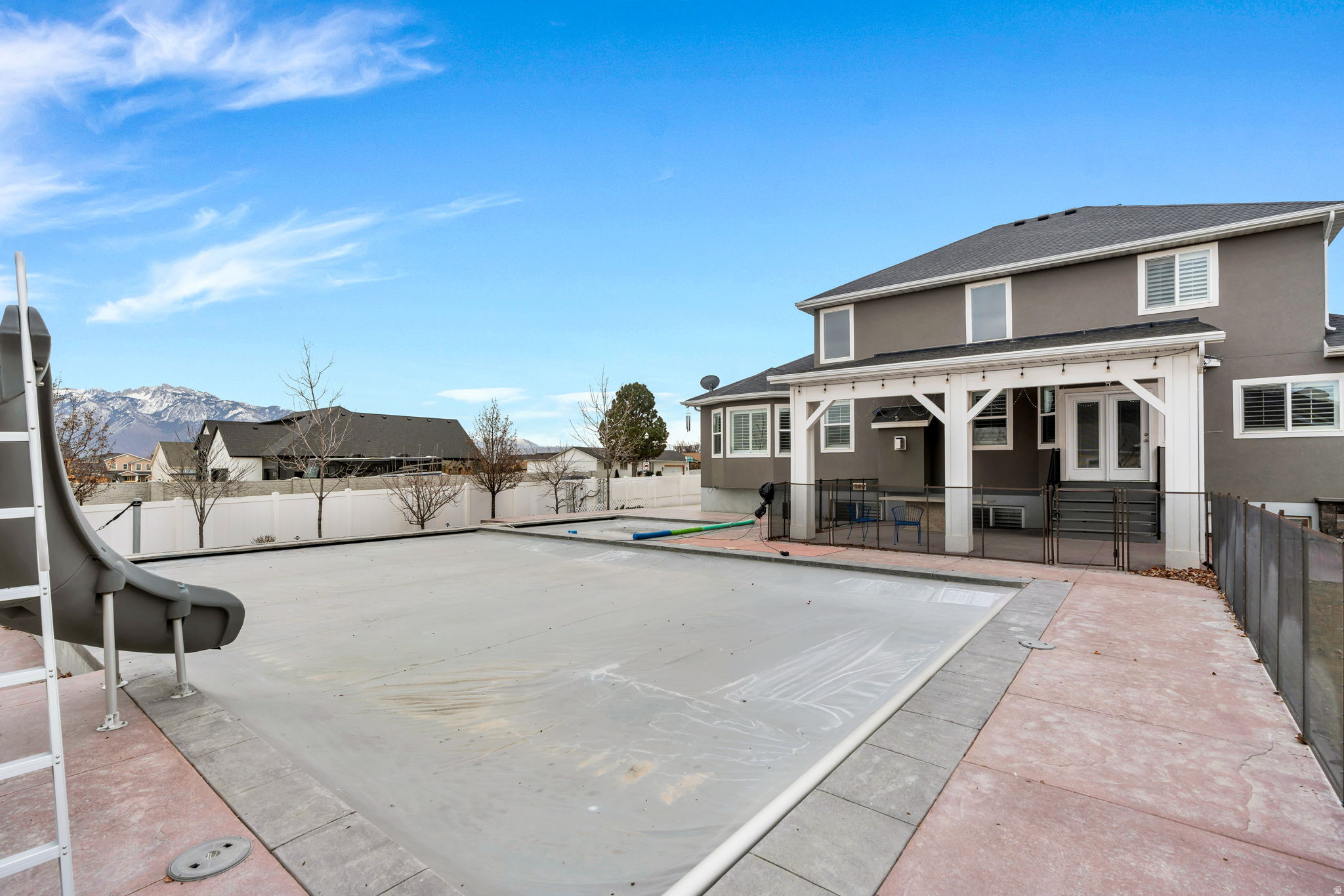 JONES MEADOWS - Residential