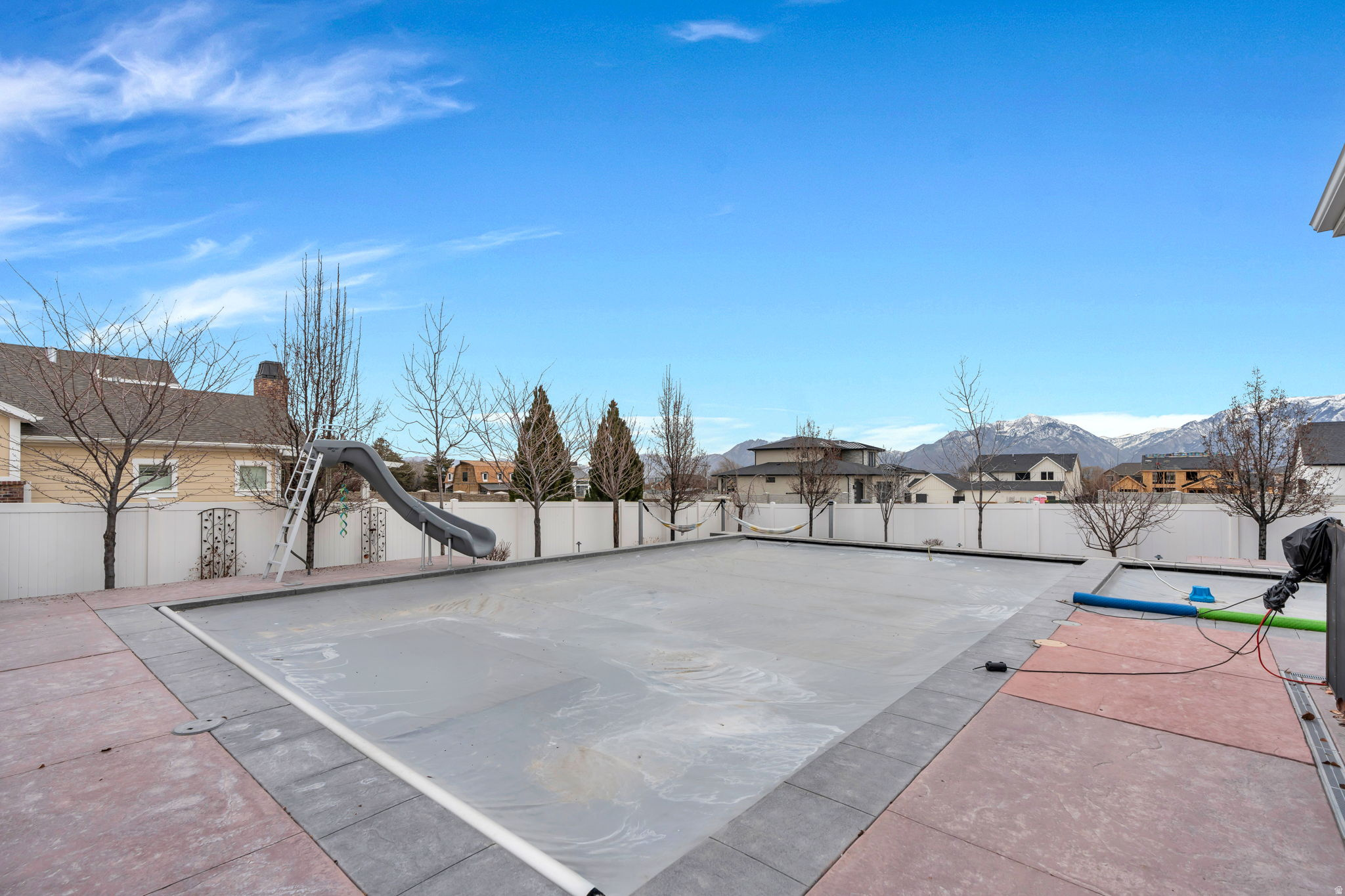 JONES MEADOWS - Residential