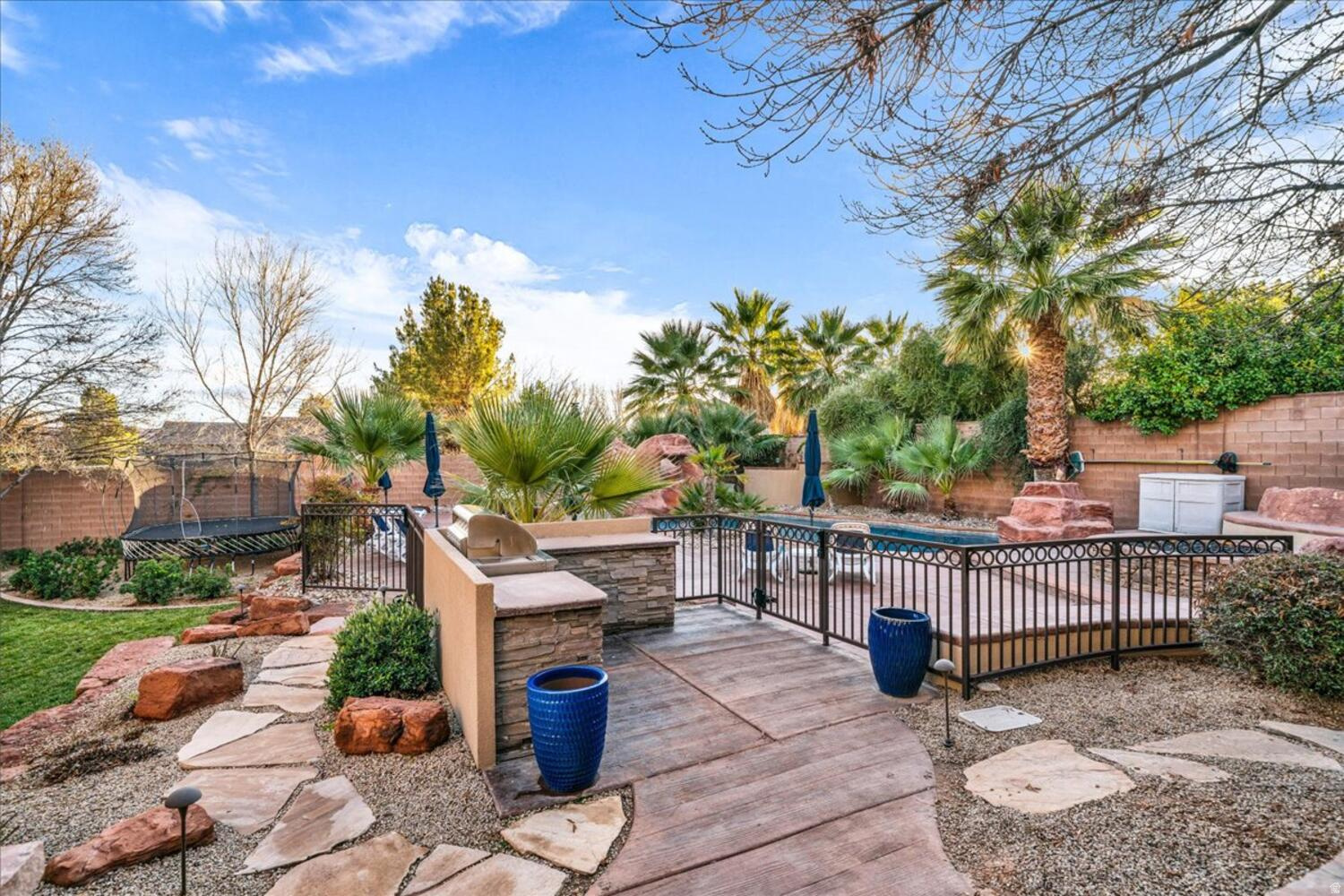 CRIMSON CLIFFS 2 - Residential