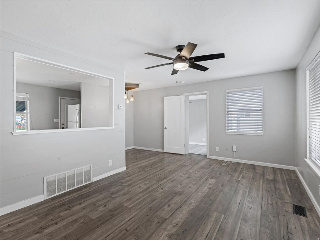 Photo of 1076 S 1300 W, Salt Lake City, UT 84104 (MLS # 2152753)