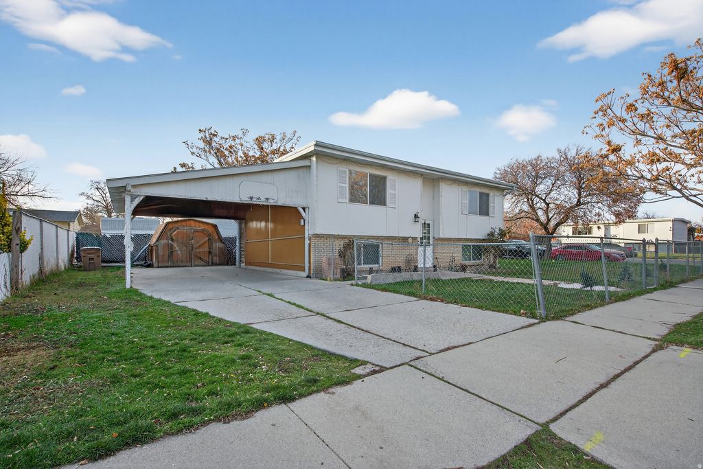 Photo of 1863 W POLARIS WAY, Salt Lake City, UT 84116 (MLS # 2131307)