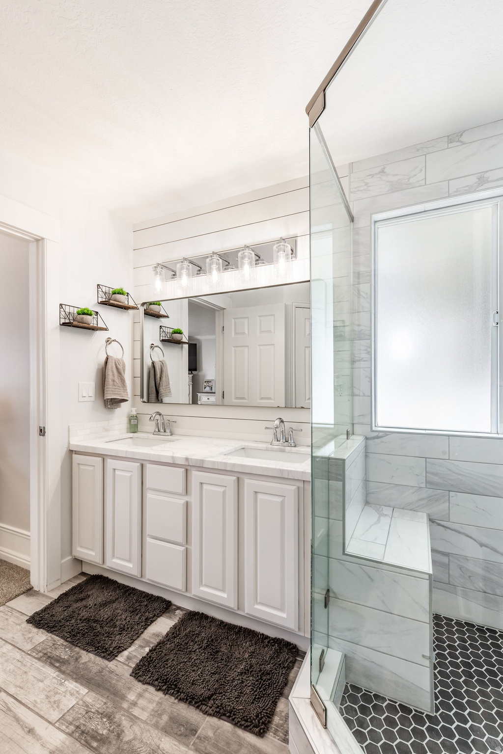 OAKS @ JORDAN HILLS - Residential