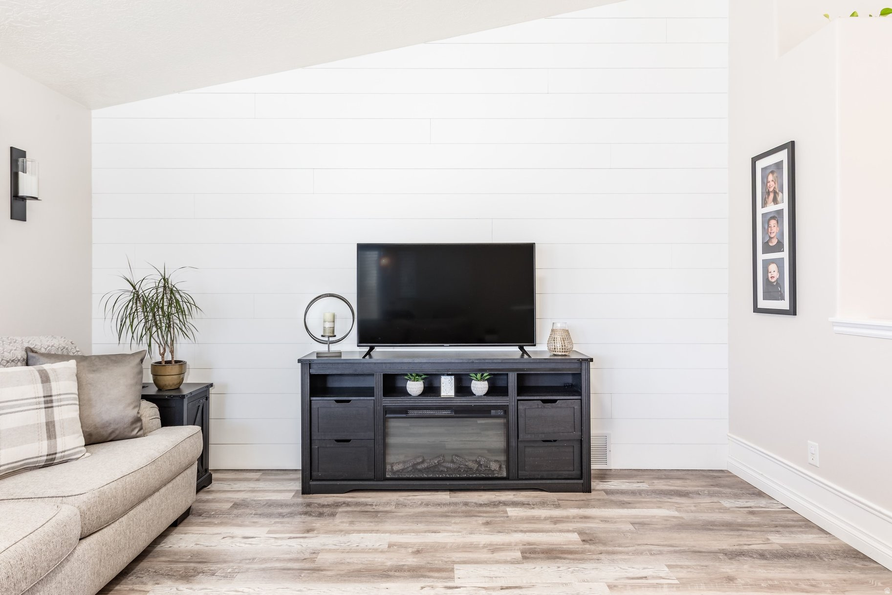 OAKS @ JORDAN HILLS - Residential