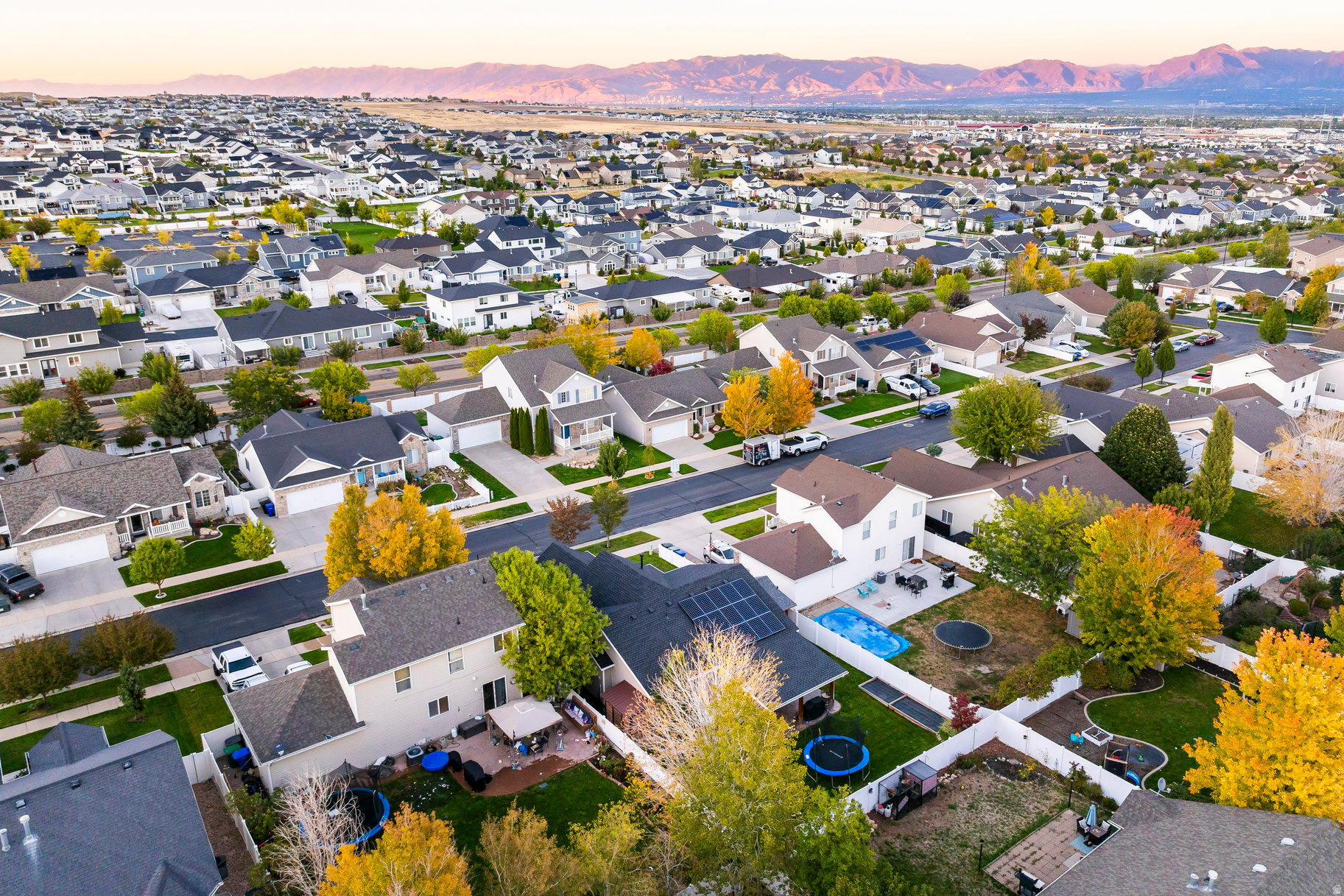 OAKS @ JORDAN HILLS - Residential