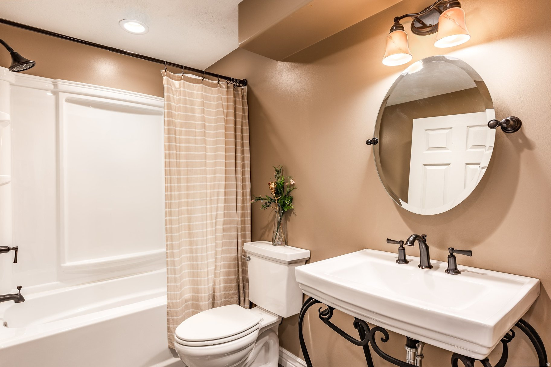 OAKS @ JORDAN HILLS - Residential