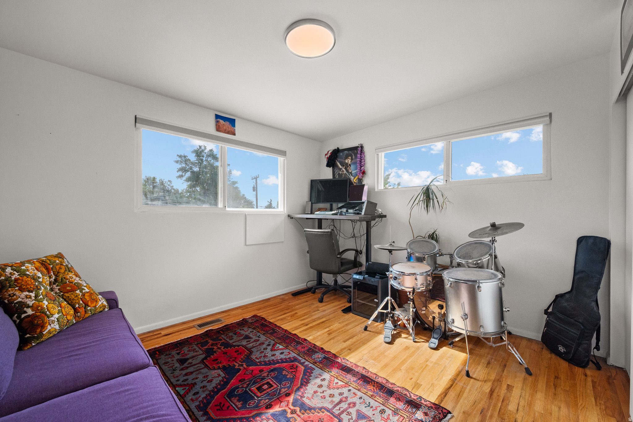 LAZY BAR - Residential