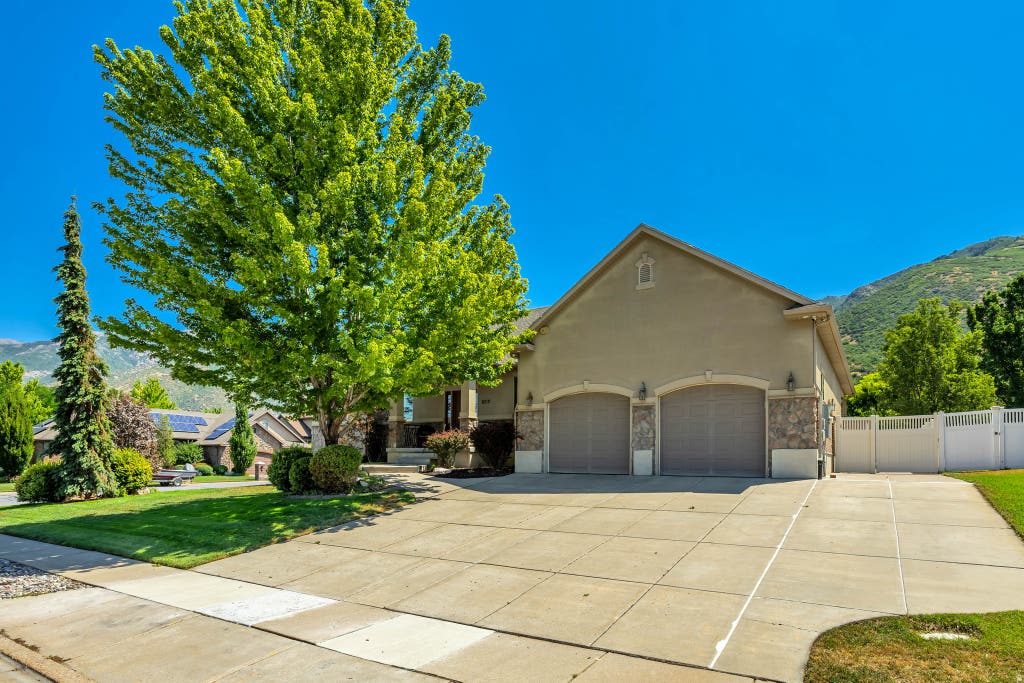 Photo of 8212 S 2560 E, South Weber, UT 84405 (MLS # 2175959)