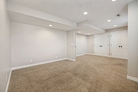 Tiny photo for 8212 S 2560 E, South Weber, UT 84405 (MLS # 2175959)