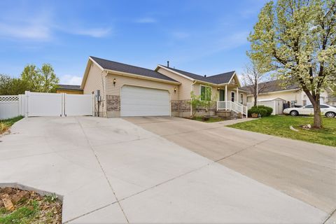 Tiny photo for 1216 E LOAFER VIEW DR, Payson, UT 84651 (MLS # 2147812)