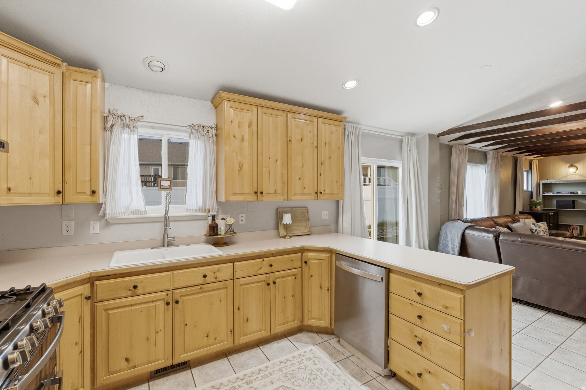 MOUNTAIN VIEW - Residential