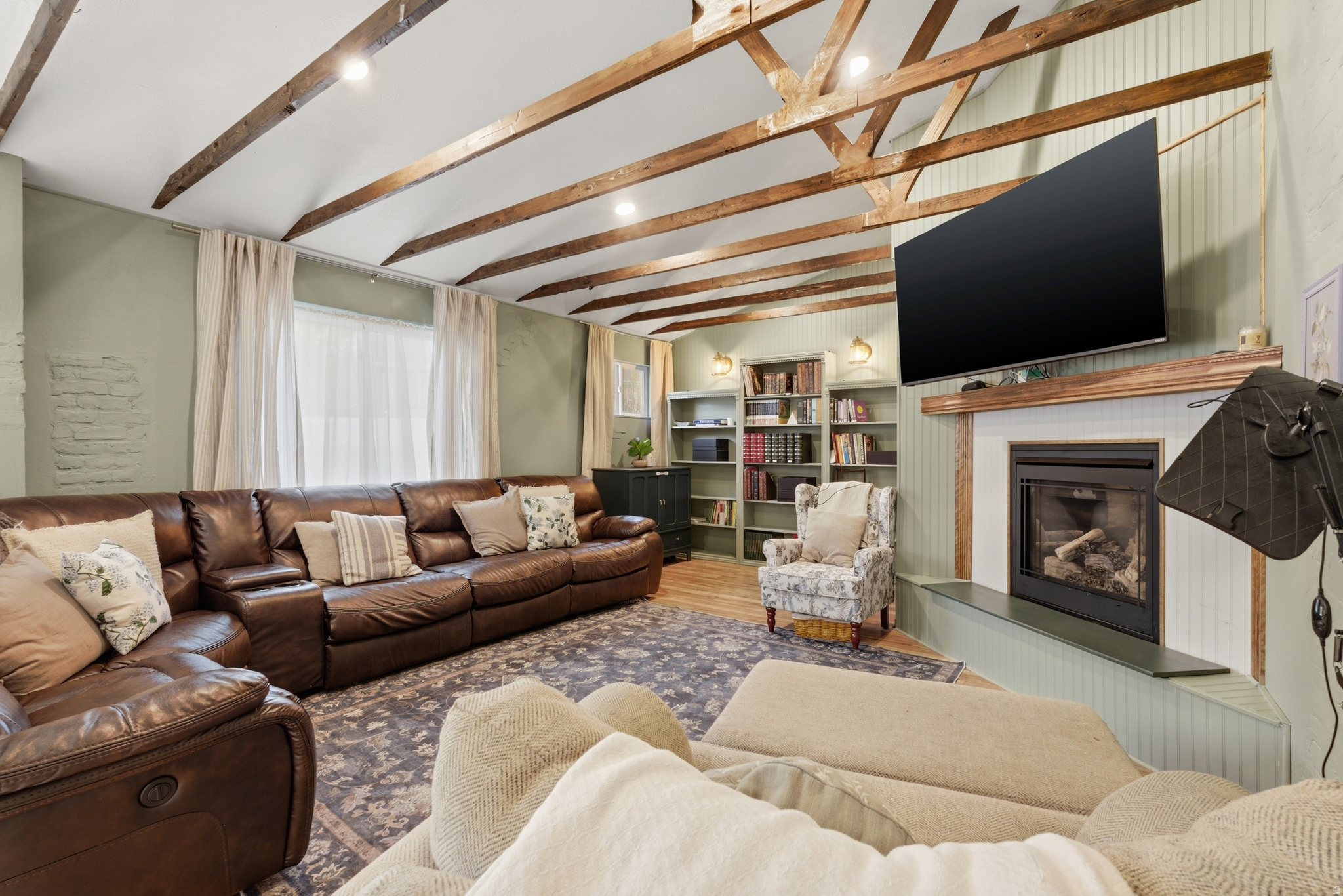 MOUNTAIN VIEW - Residential