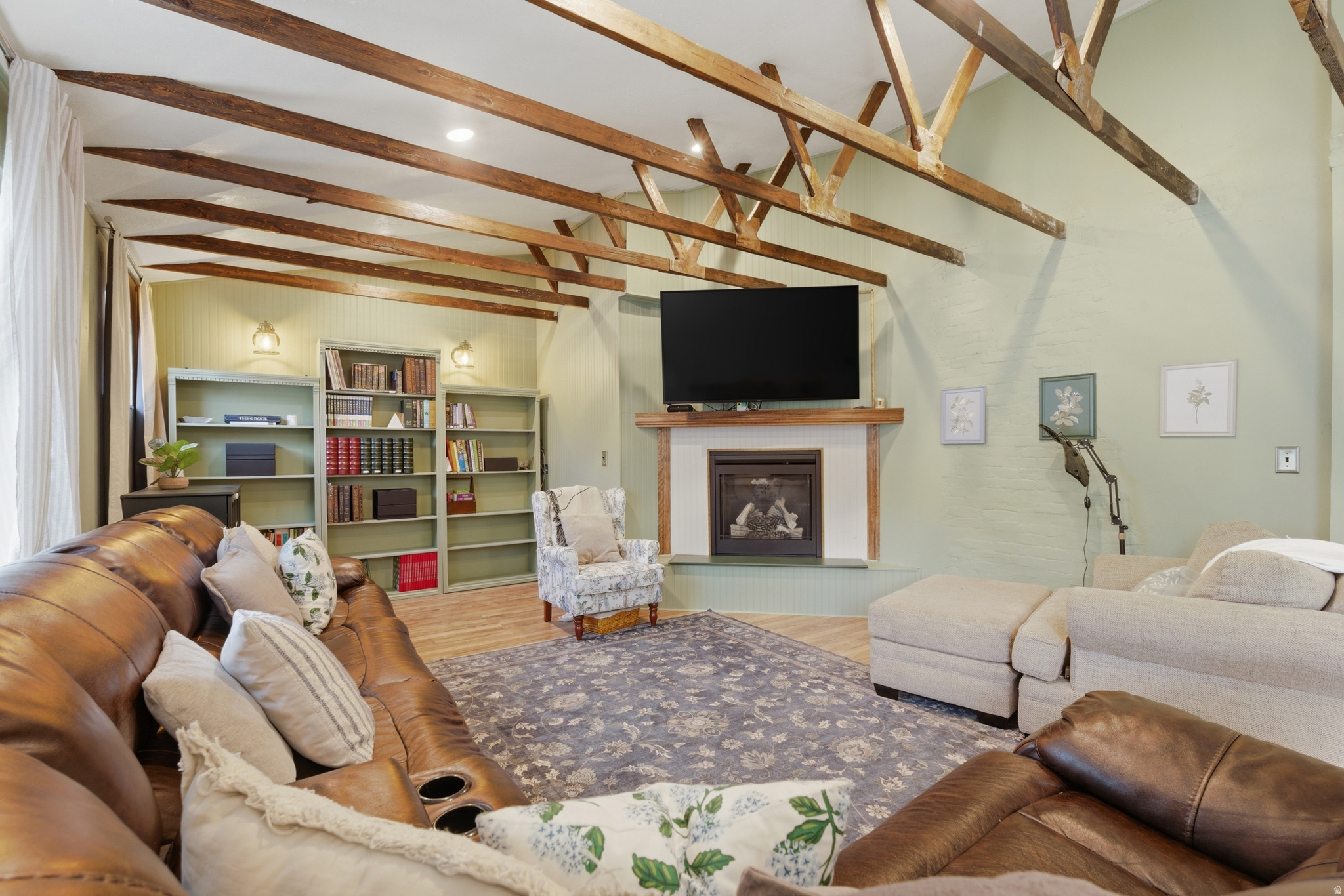 MOUNTAIN VIEW - Residential