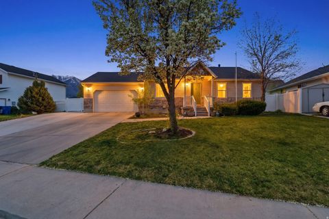 Tiny photo for 1216 E LOAFER VIEW DR, Payson, UT 84651 (MLS # 2147812)