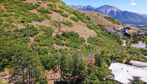 Tiny photo for 2253 S LAKELINE CIR, Salt Lake City, UT 84109 (MLS # 2129931)