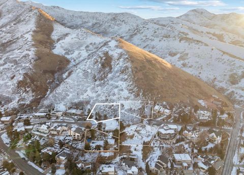 Tiny photo for 2253 S LAKELINE CIR, Salt Lake City, UT 84109 (MLS # 2129931)