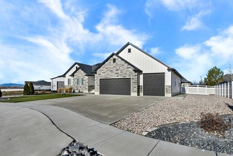 Tiny photo for 3103 N 1200 W, Pleasant View, UT 84414 (MLS # 2129482)