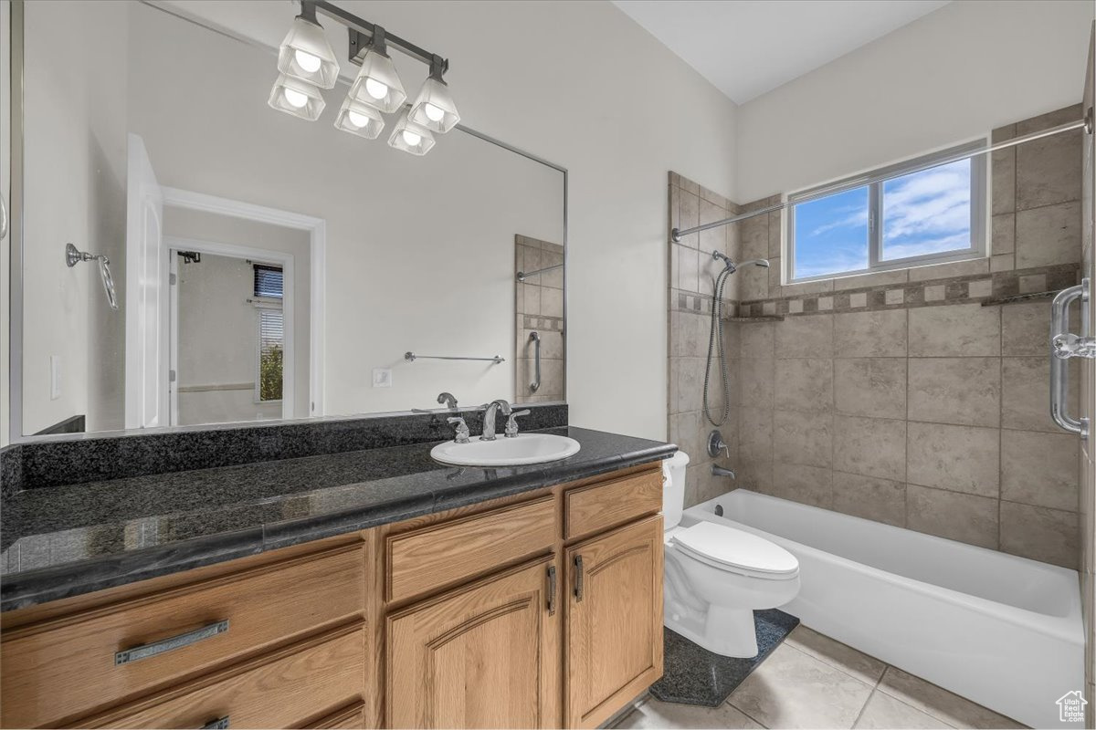 PARADISE CANYON - Residential