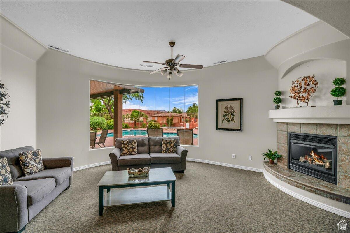 PARADISE CANYON - Residential
