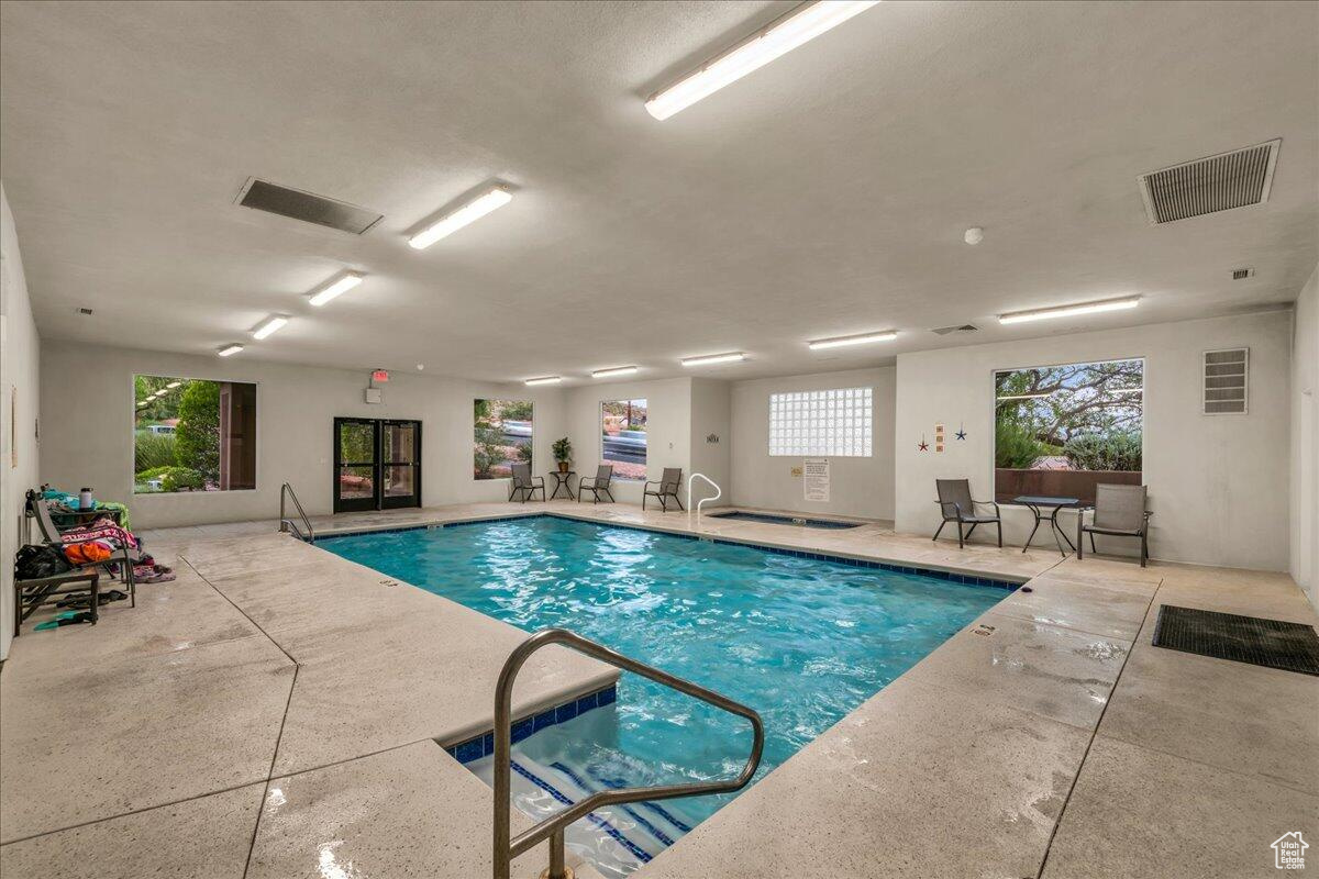 PARADISE CANYON - Residential