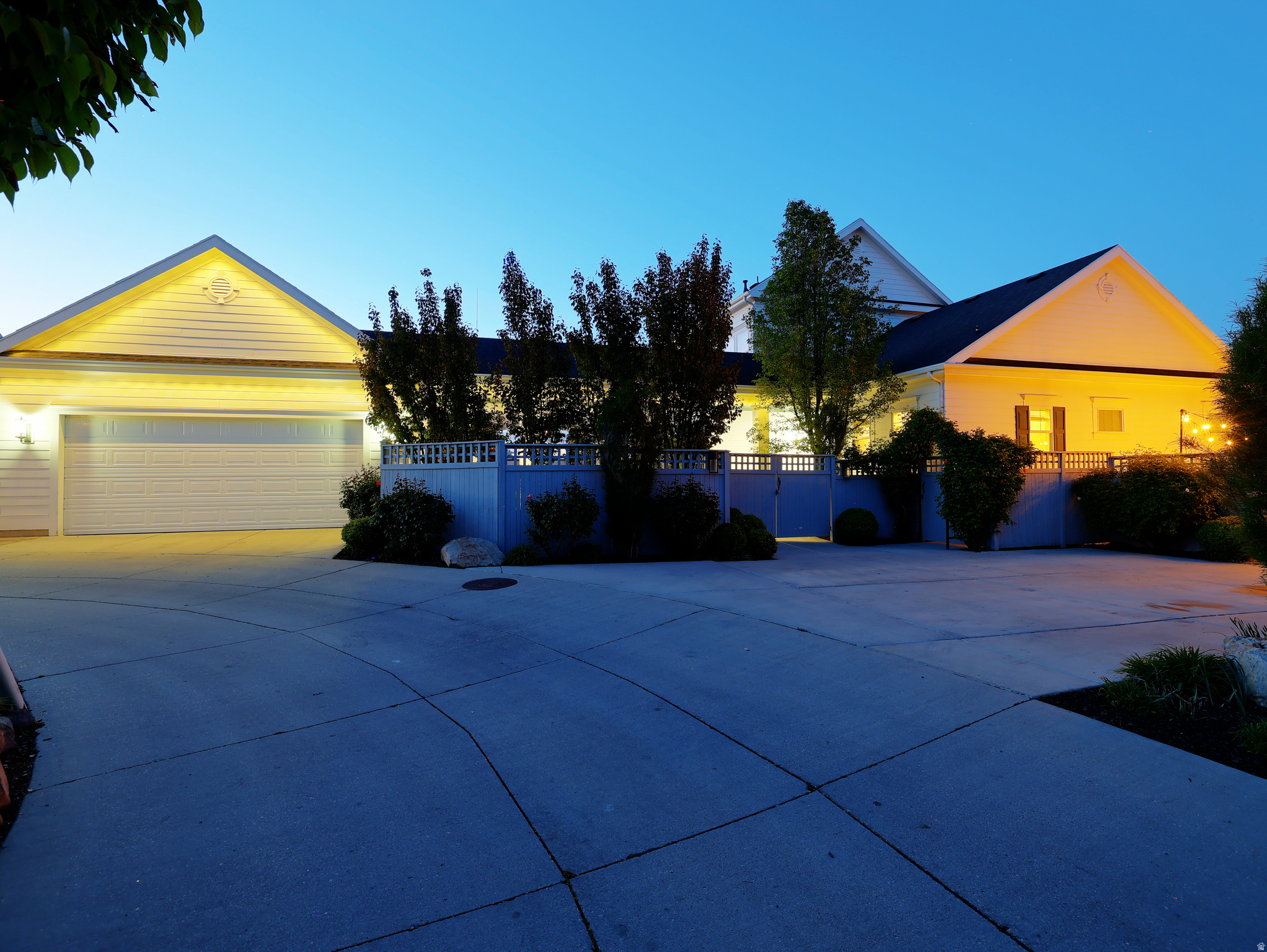 DAYBREAK - Residential