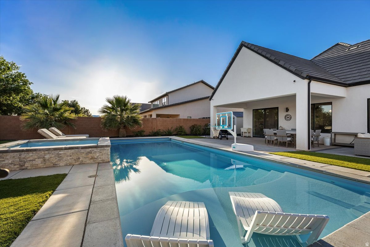 WHITWORTH ESTATES - Residential